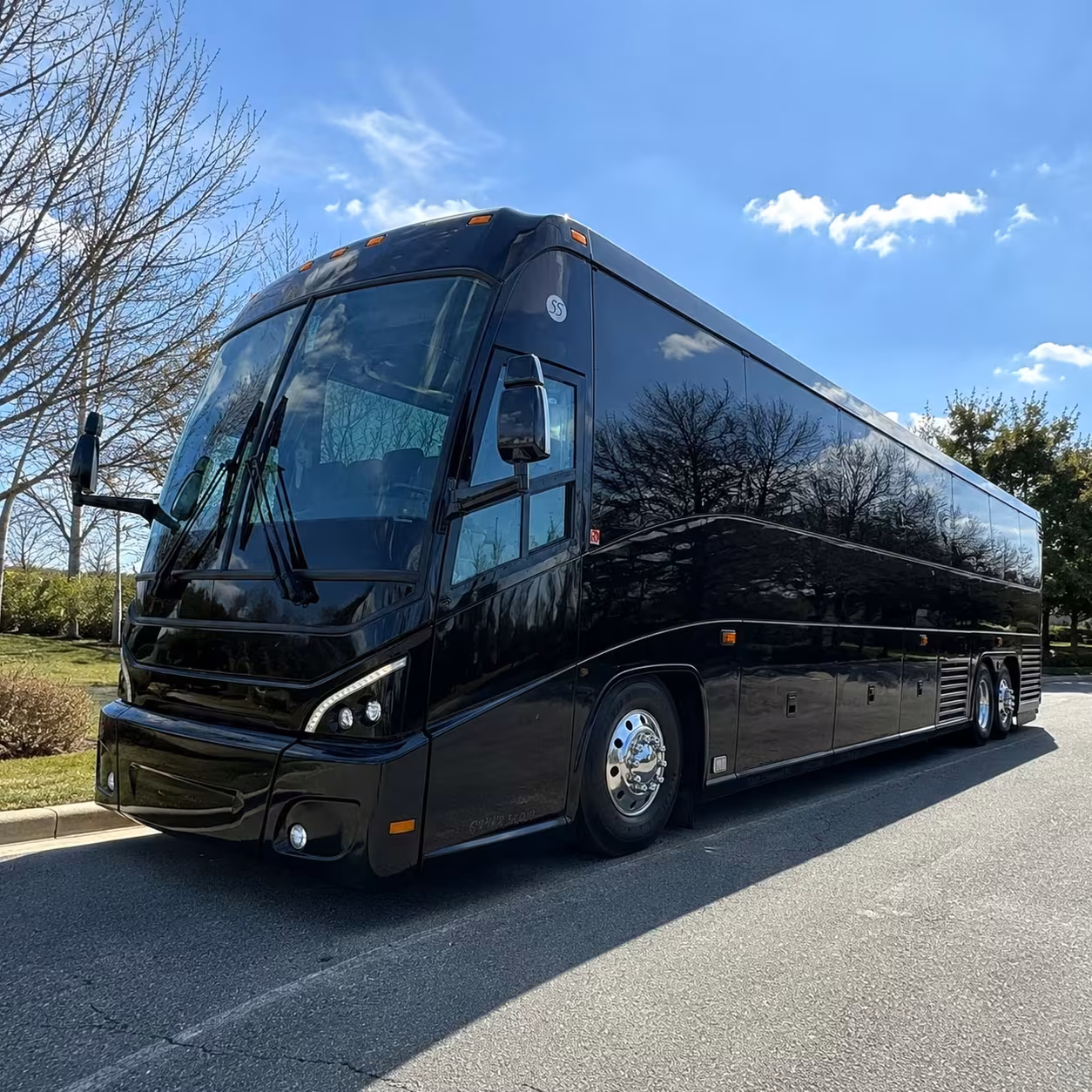 sunnyvale shuttle buses for agencies near moffett federal airfield